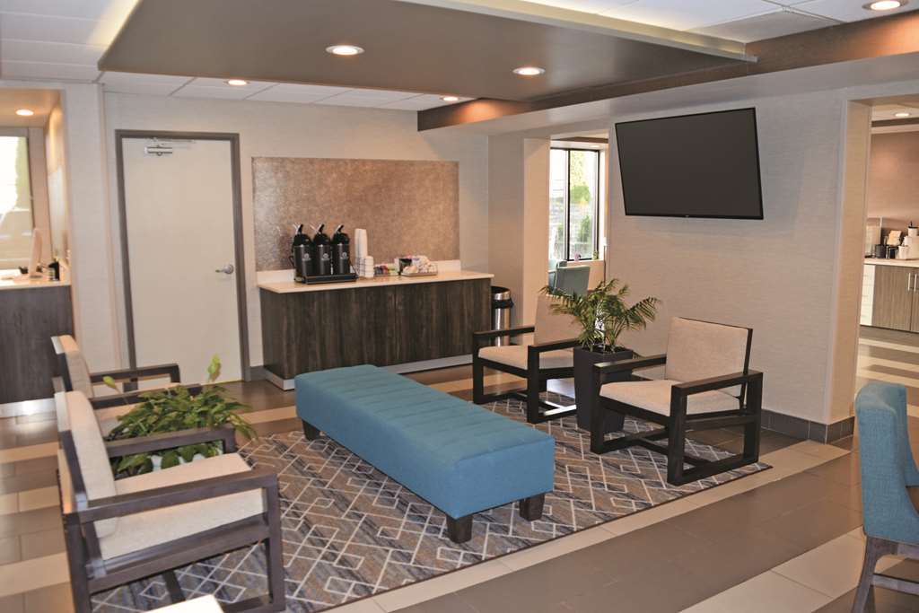 La Quinta By Wyndham Джеймстаун Интериор снимка